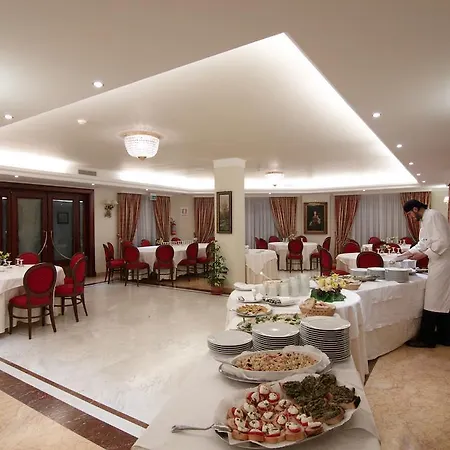 Ristorante Le Terrazze Sul Gargano מלון