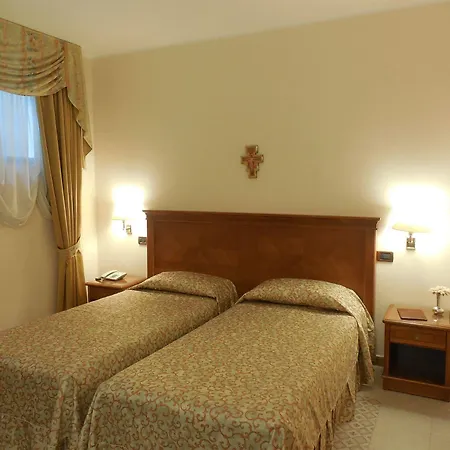Ristorante Le Terrazze Sul Gargano מלון 3*